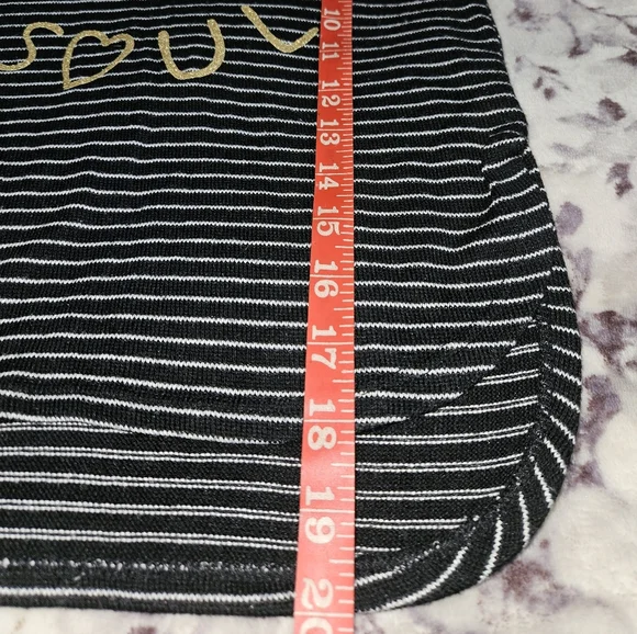 ⚠️Free bundle item- striped shirt - Picture 5 of 7